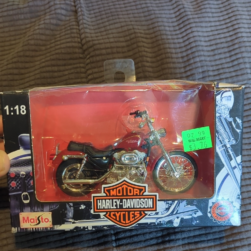 NWT 1997 XL 1200c Sportster 1200 Custom Toy 1:18 Scale Cars & Vehicles